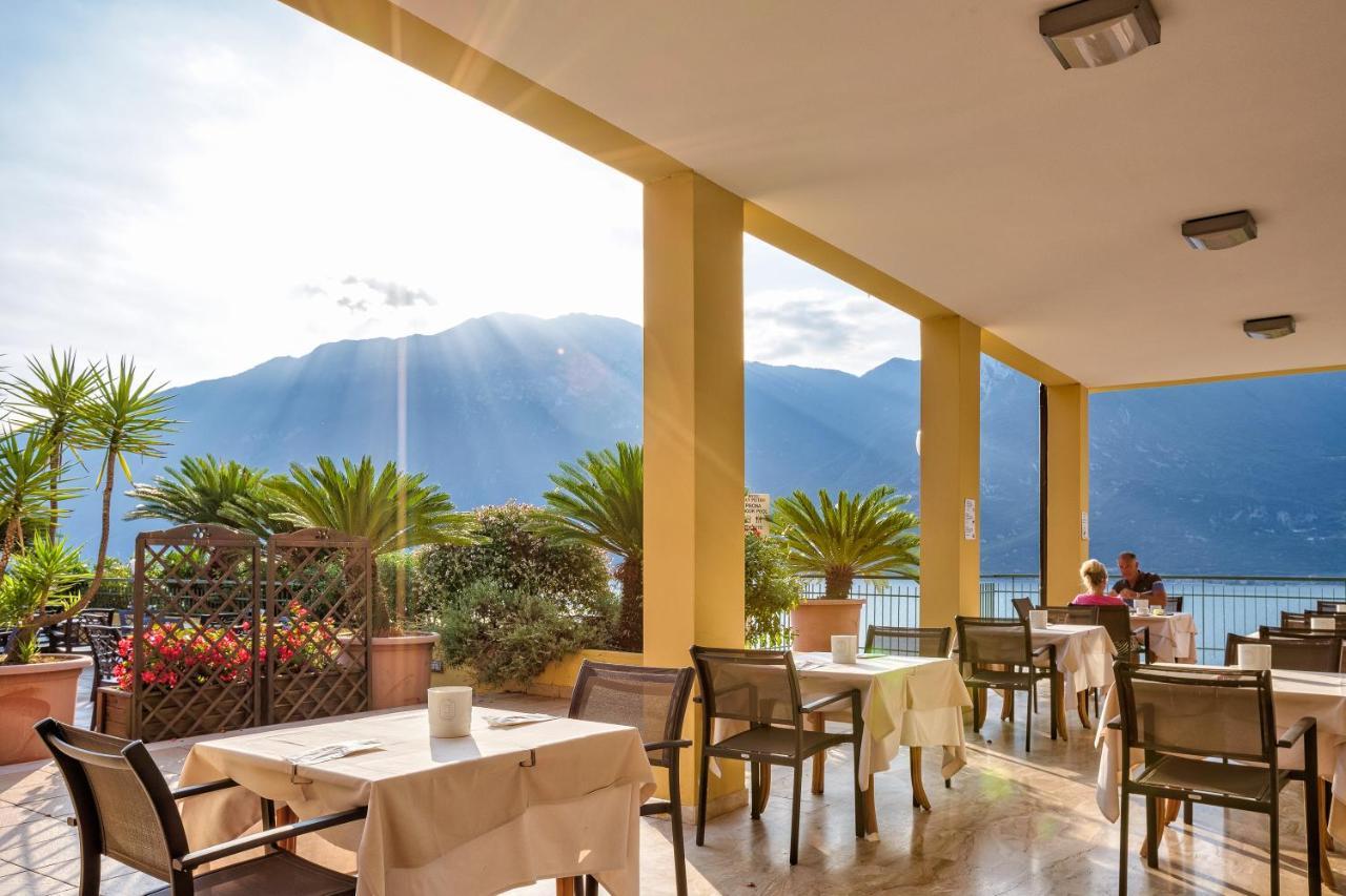 Hotel San Pietro Limone sul Garda Extérieur photo