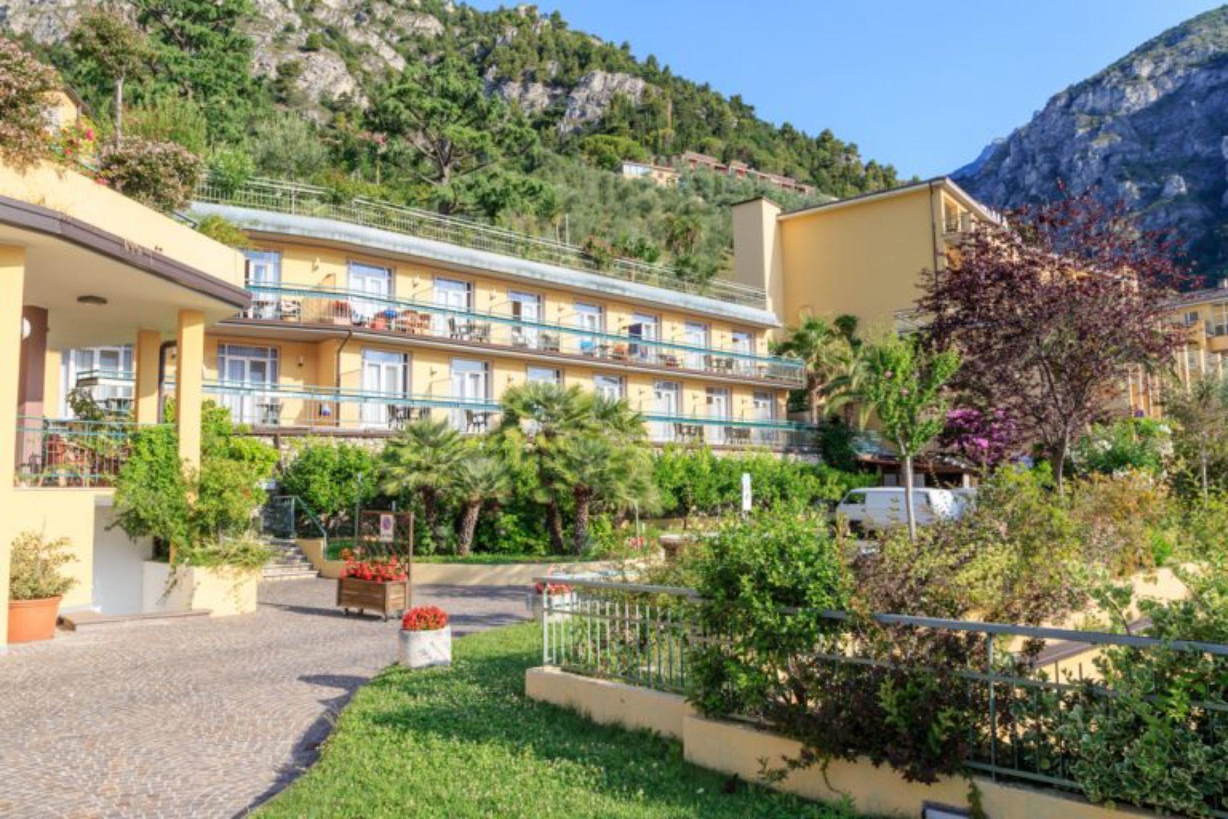 Hotel San Pietro Limone sul Garda Extérieur photo